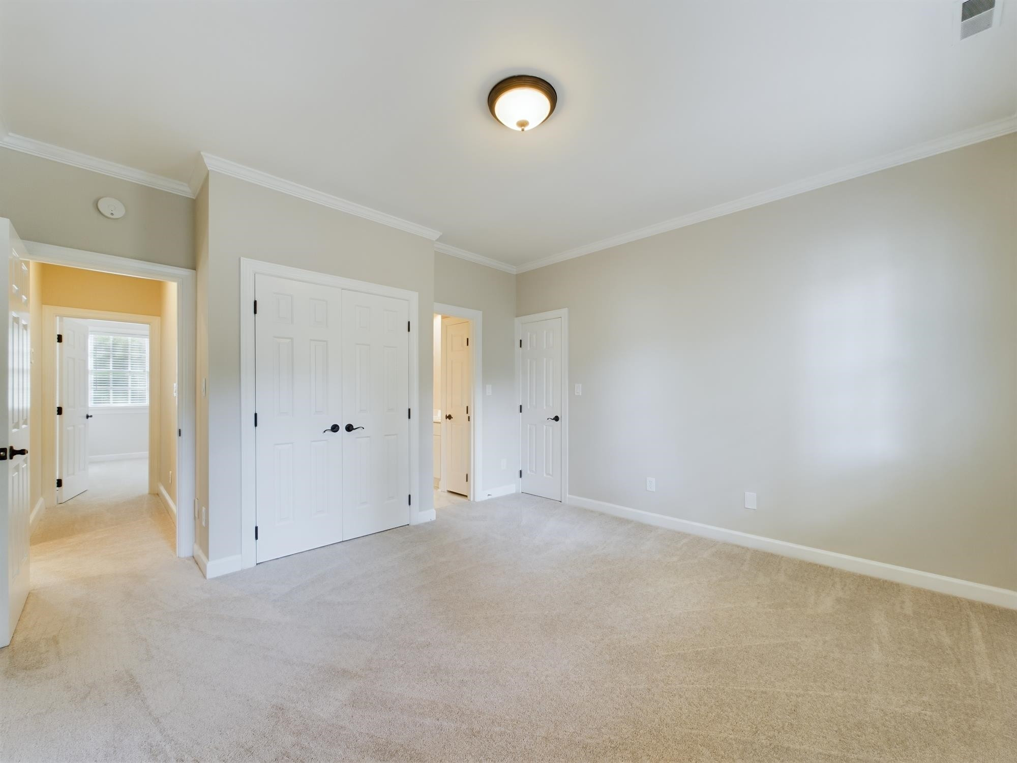 211 Southbank Drive