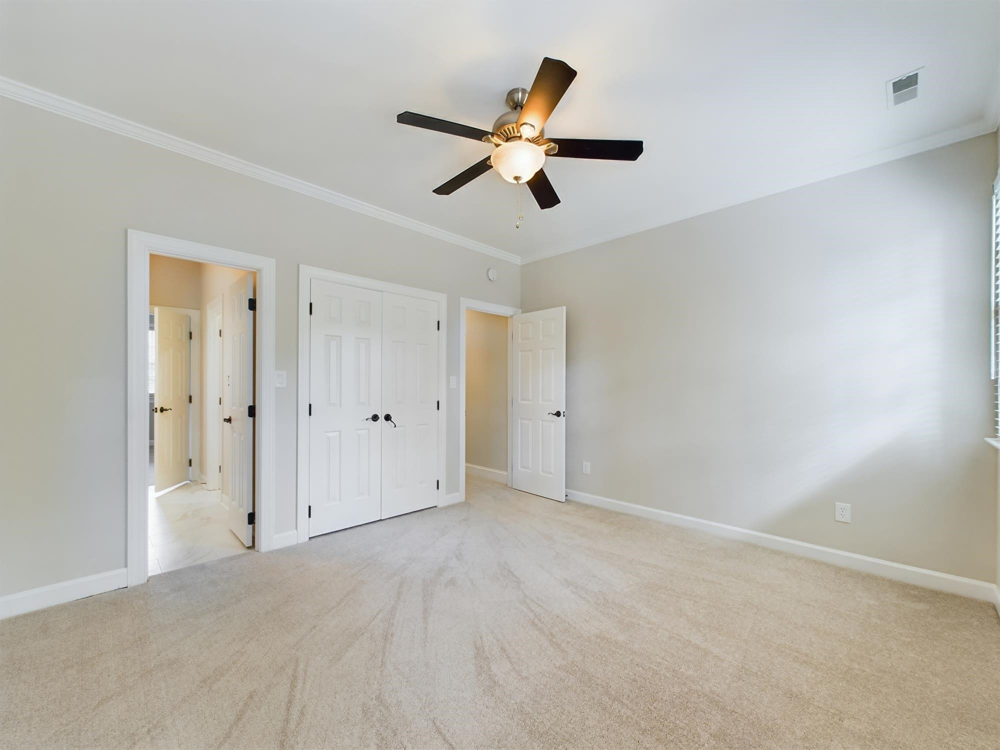 211 Southbank Drive