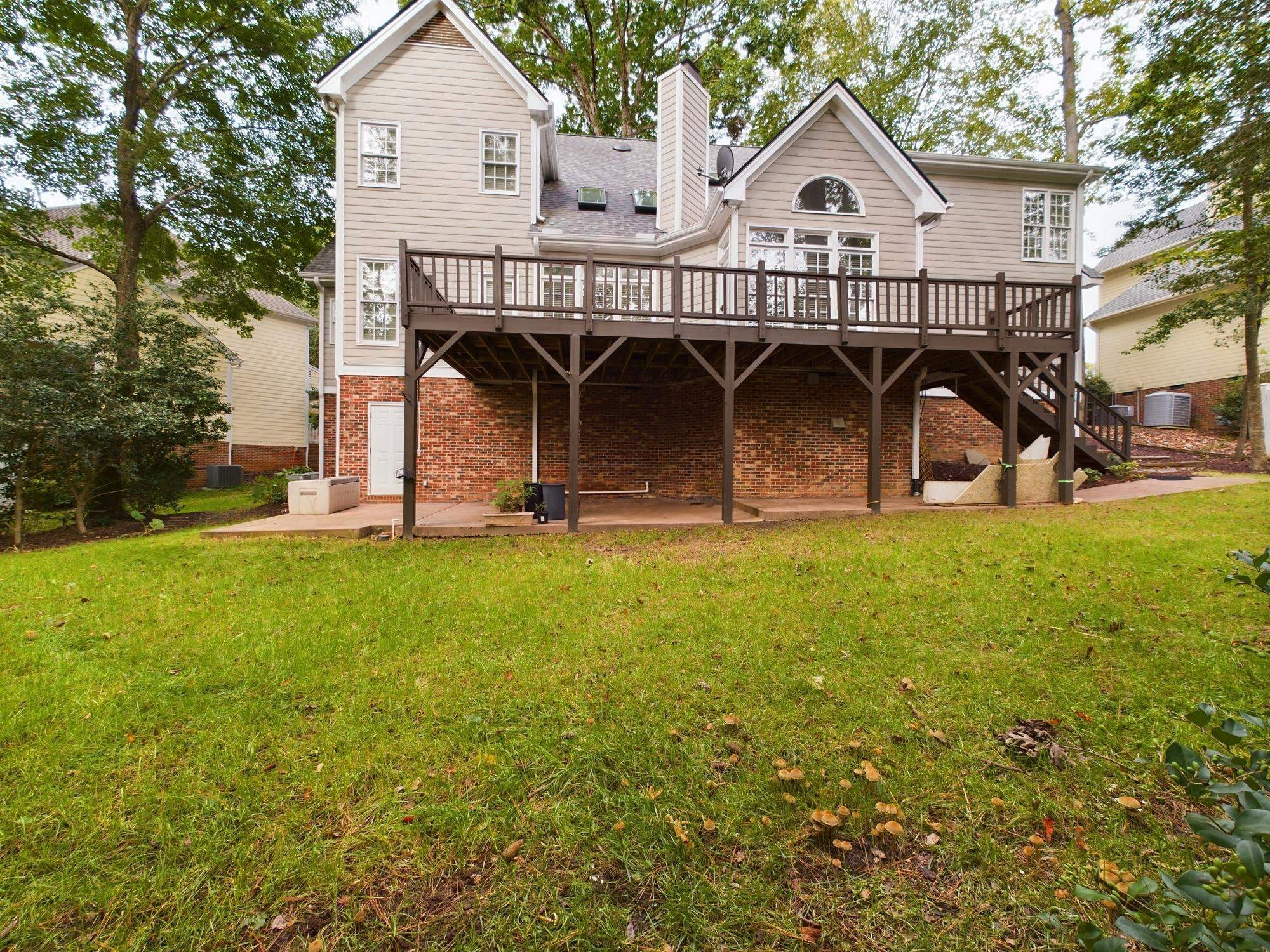 211 Southbank Drive