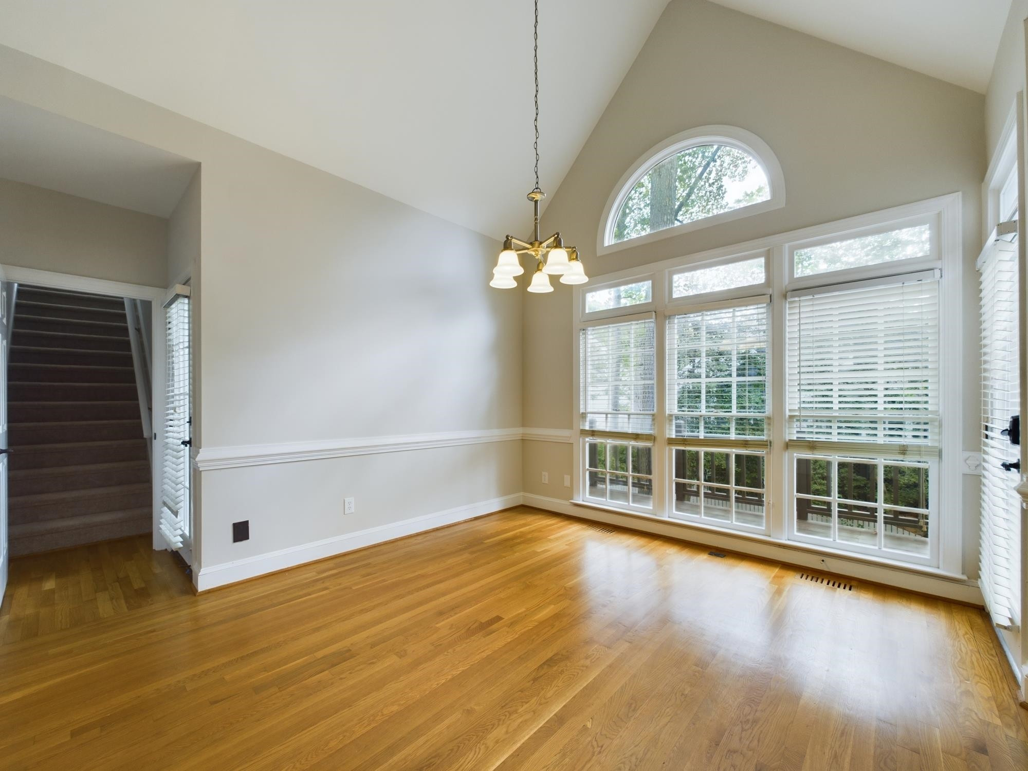 211 Southbank Drive