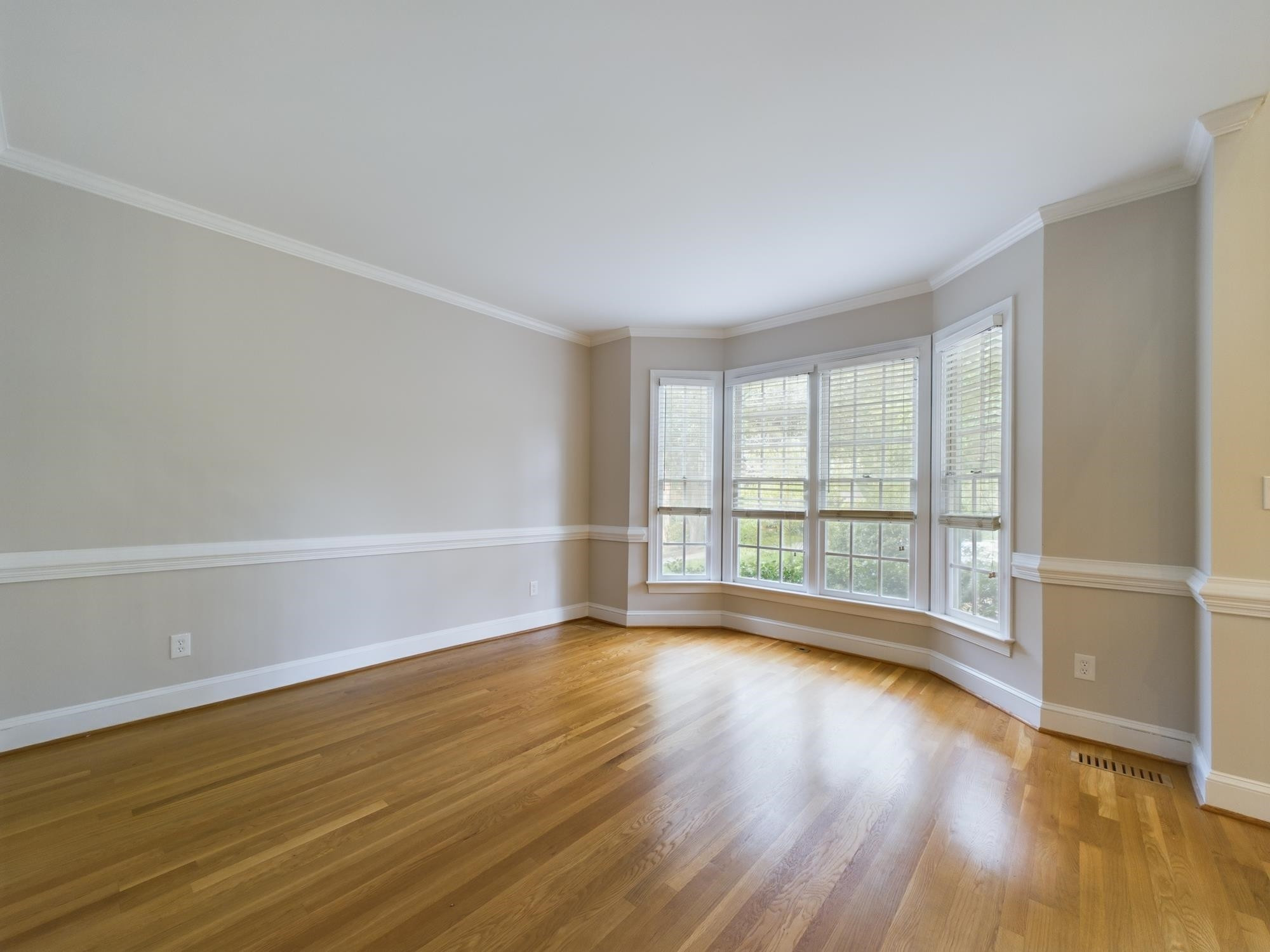 211 Southbank Drive