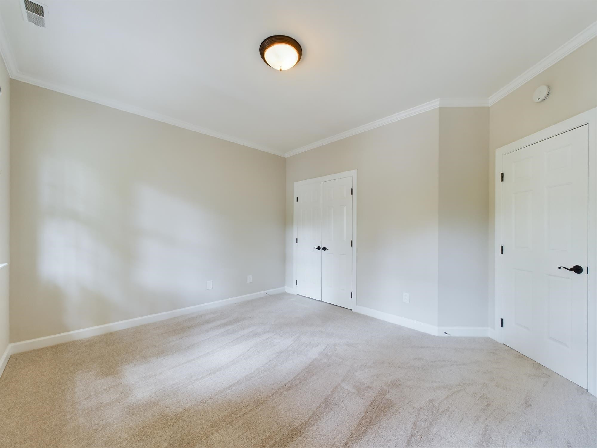 211 Southbank Drive
