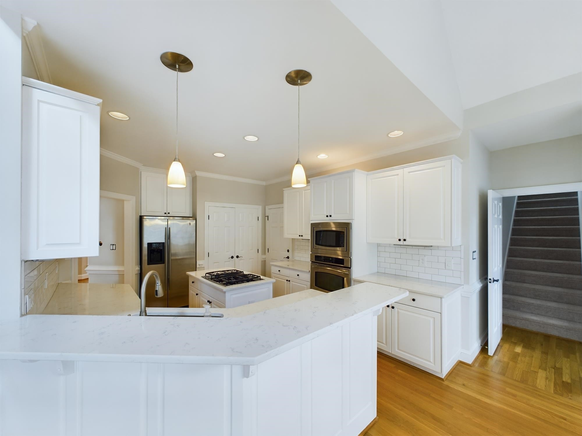 211 Southbank Drive