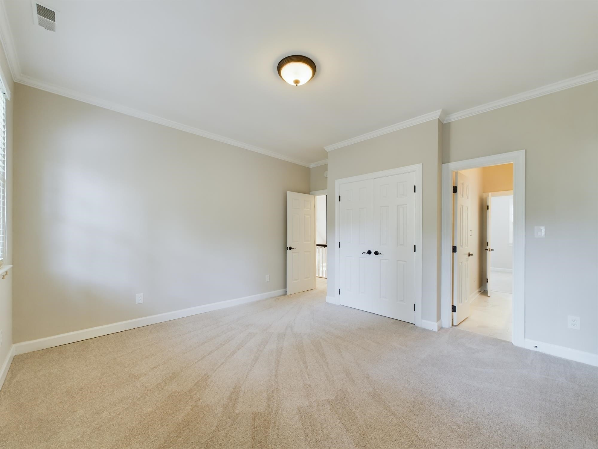 211 Southbank Drive