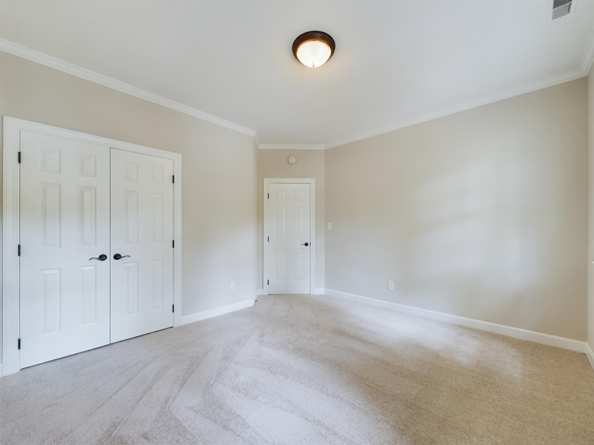211 Southbank Drive