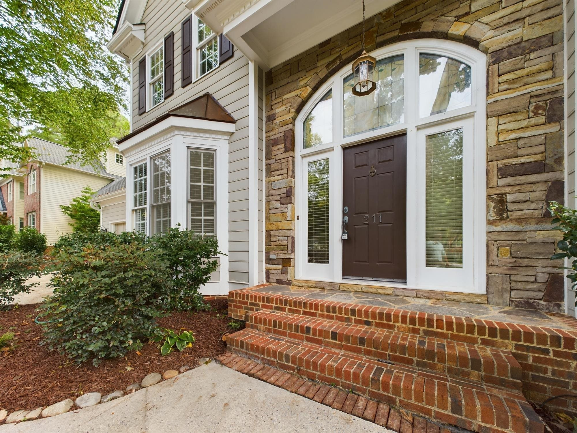 211 Southbank Drive