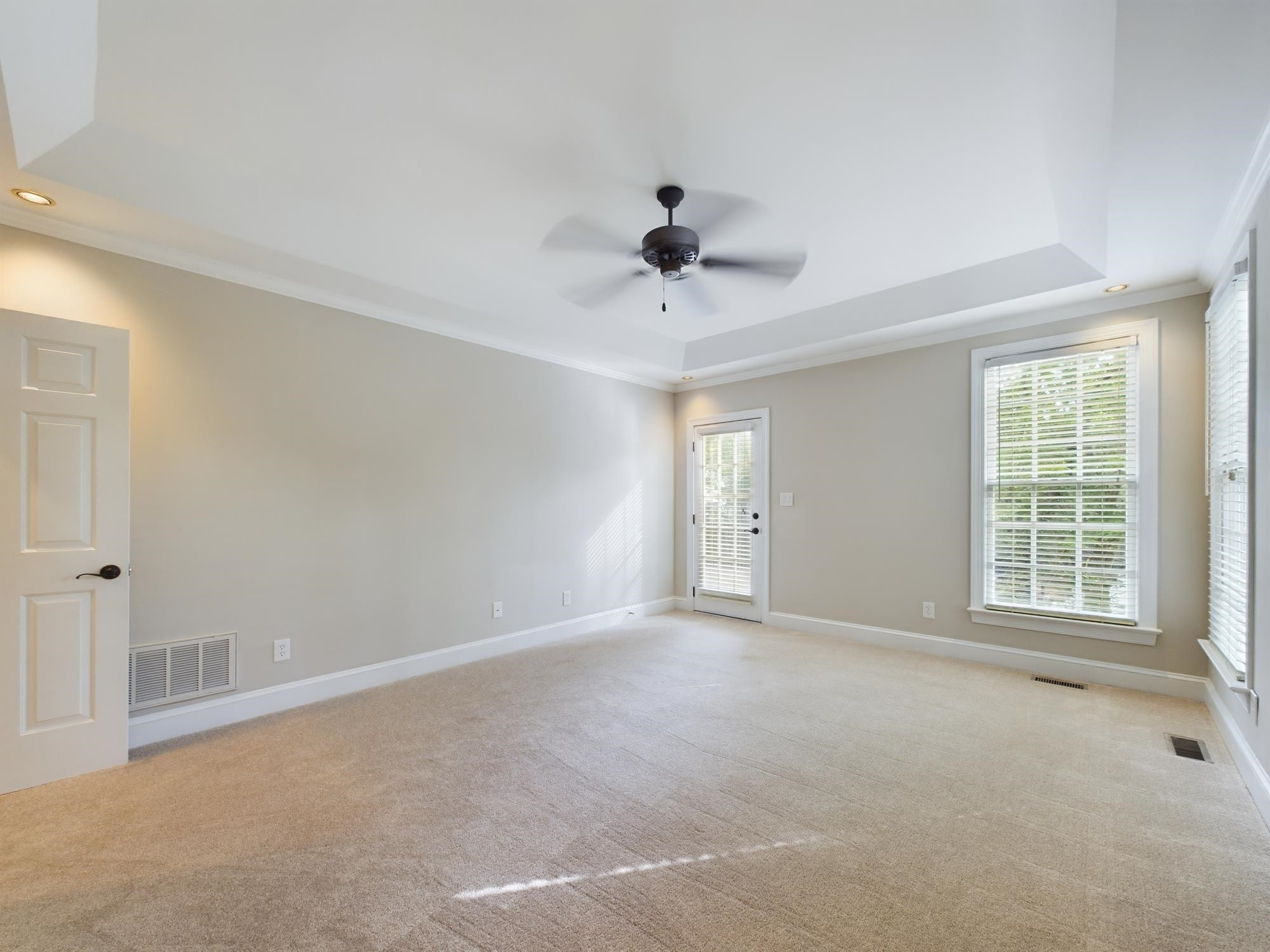 211 Southbank Drive