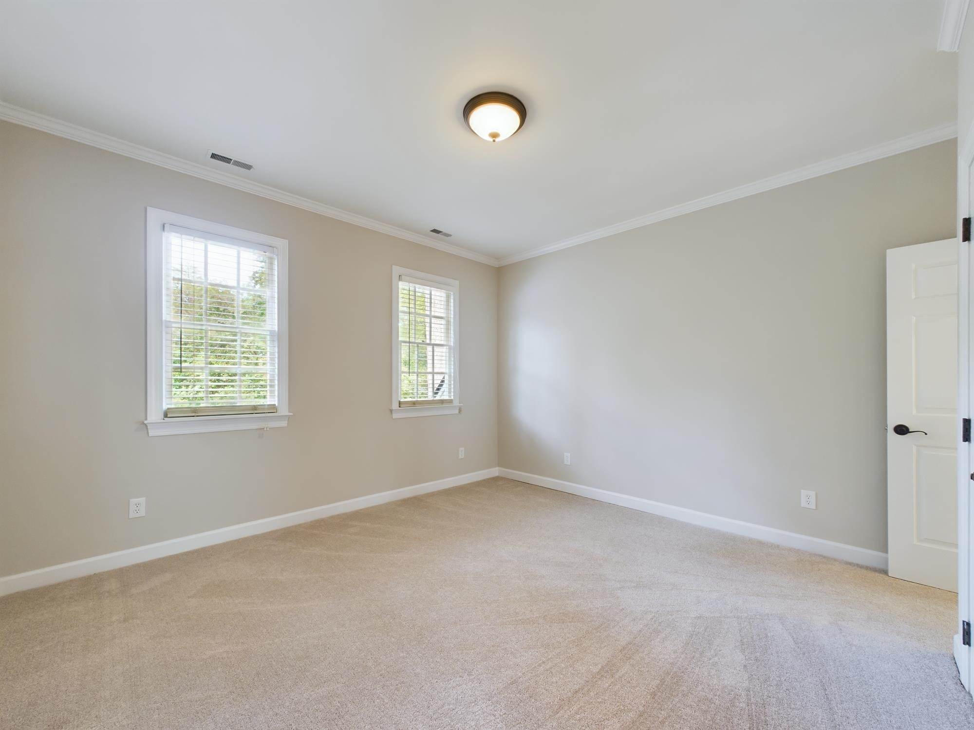 211 Southbank Drive