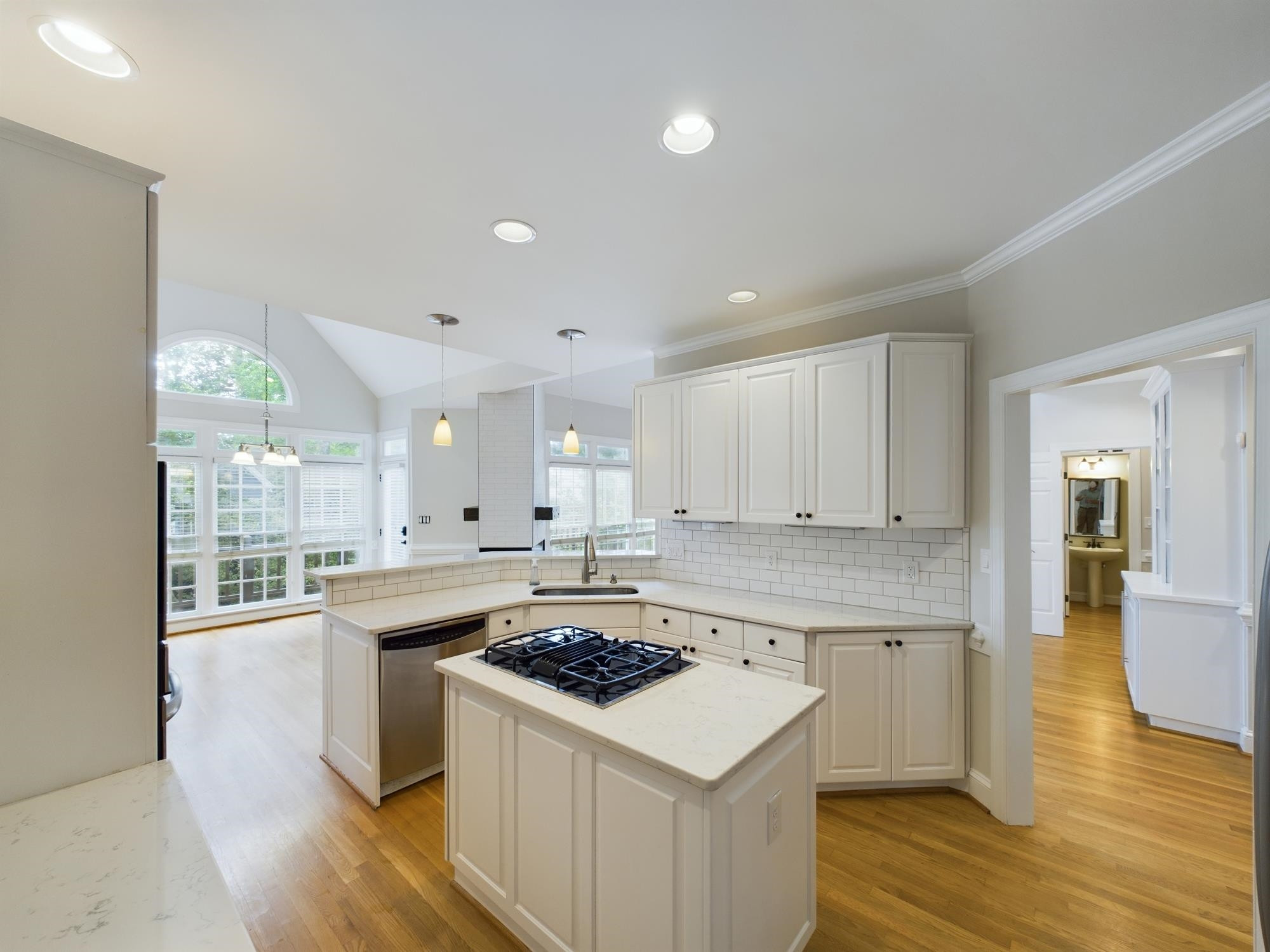 211 Southbank Drive