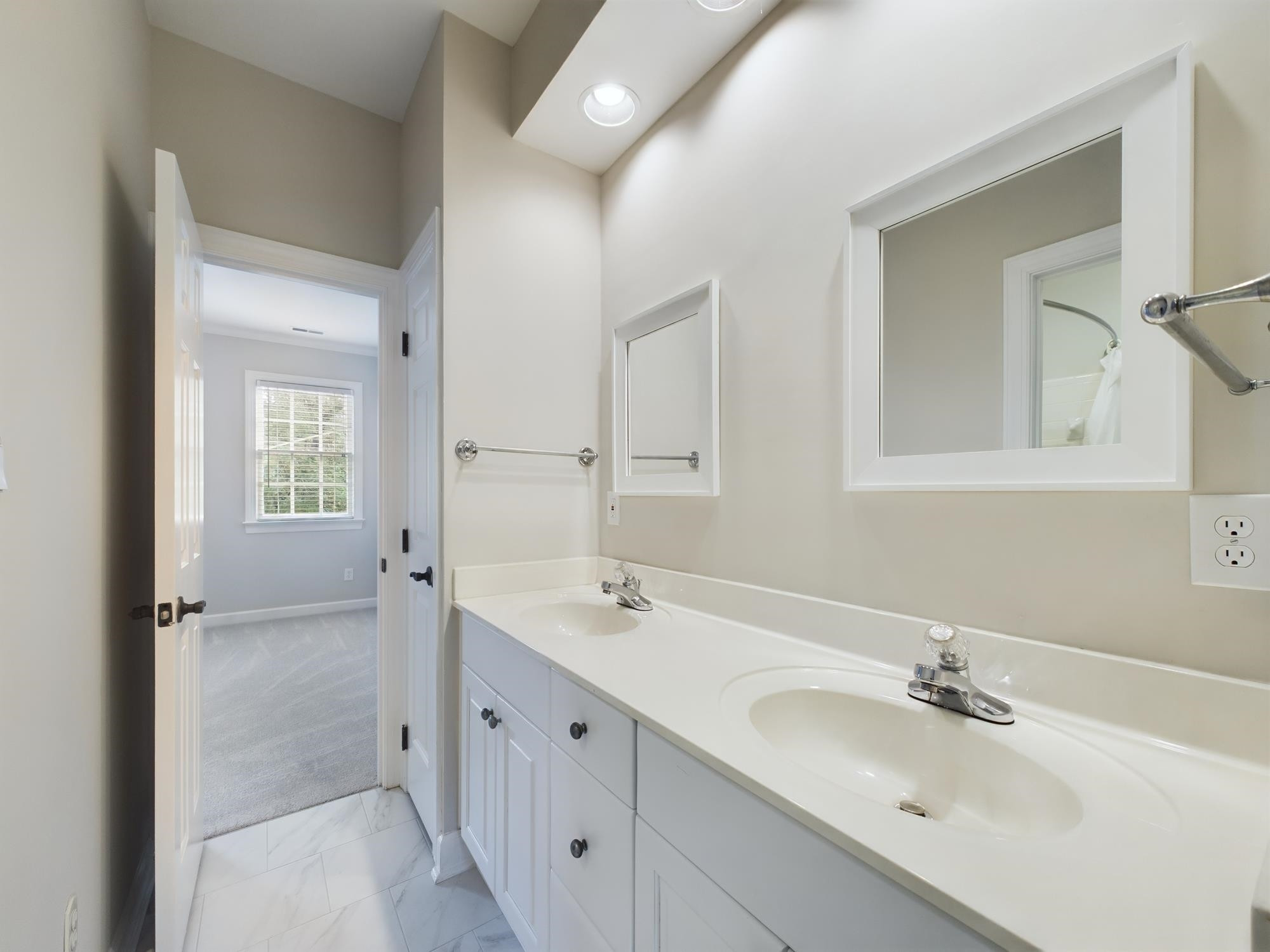 211 Southbank Drive