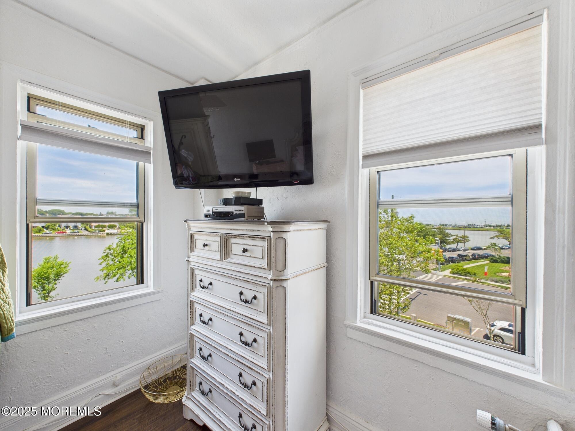 400 Deal Lake Drive, 3J