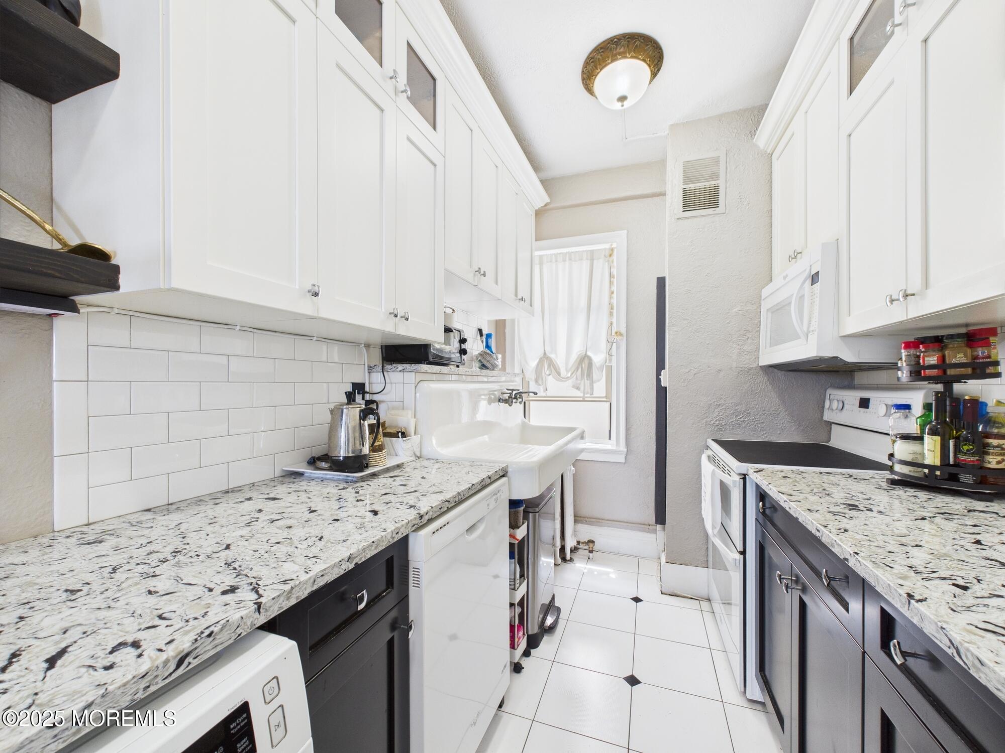 400 Deal Lake Drive, 3J
