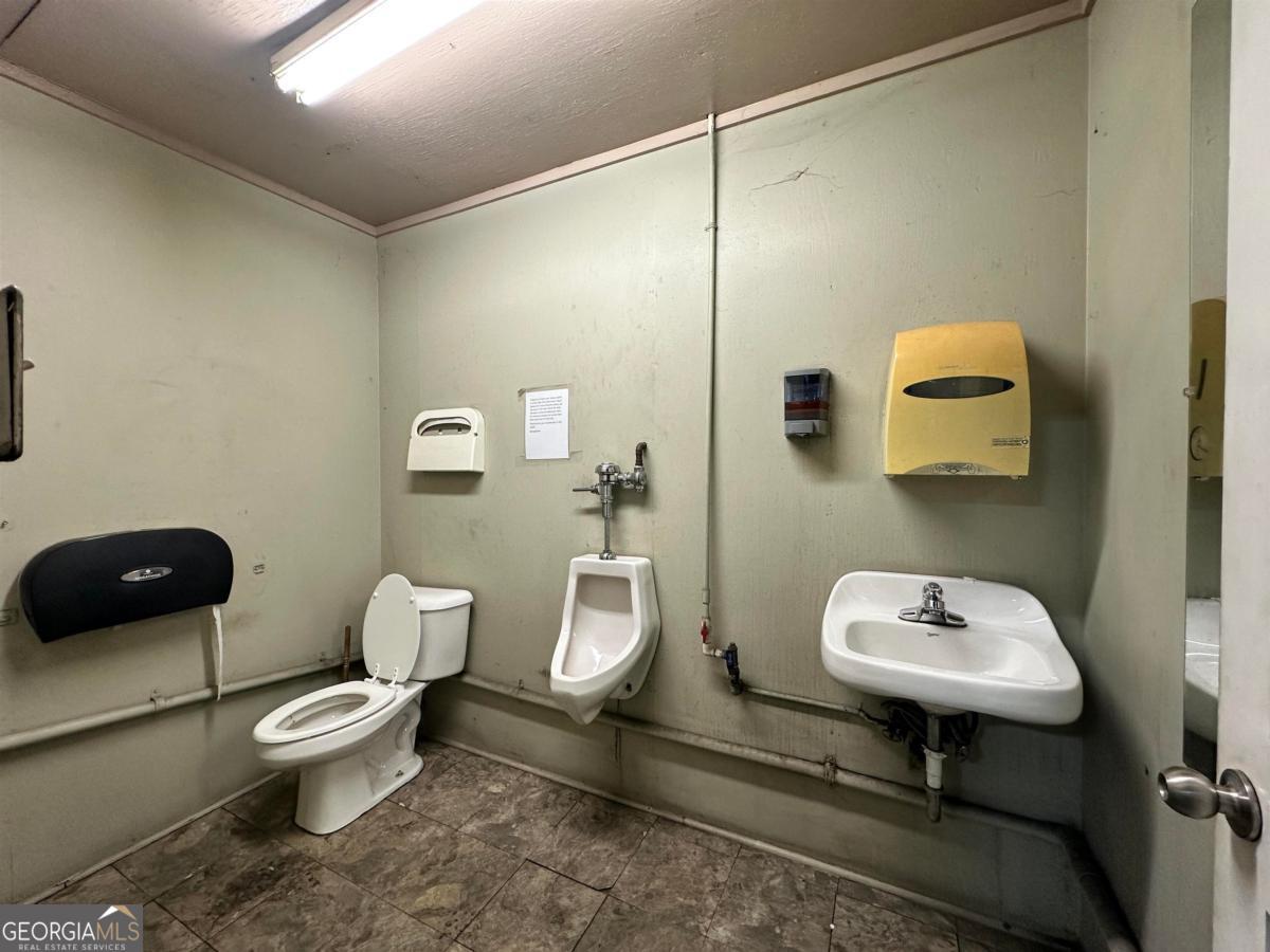 1140 Monticello Highway