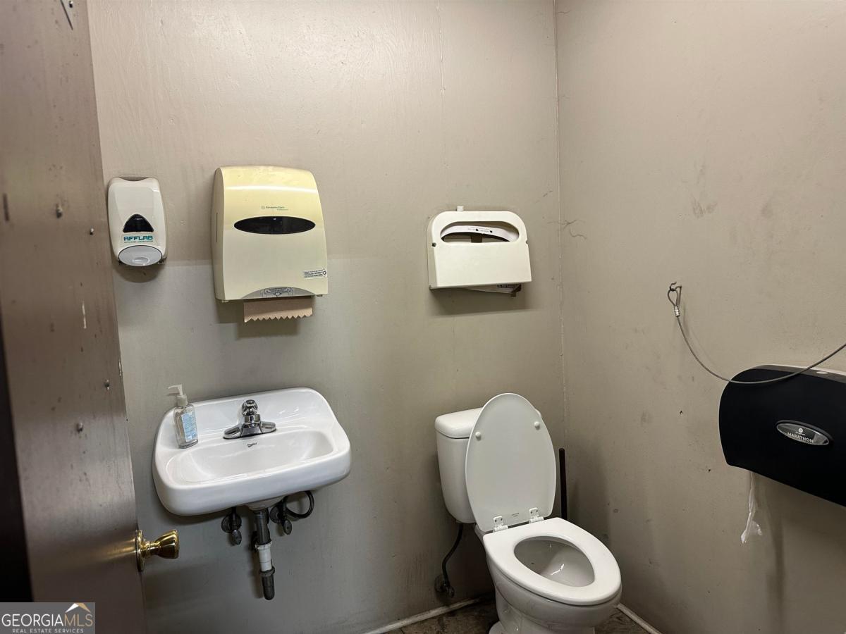 1140 Monticello Highway