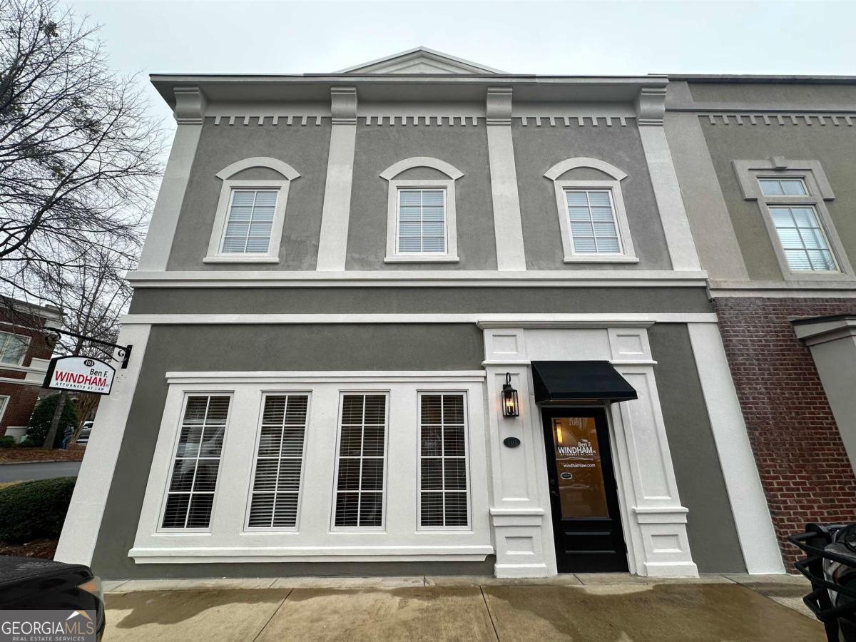 1051 Parkside Commons # 203