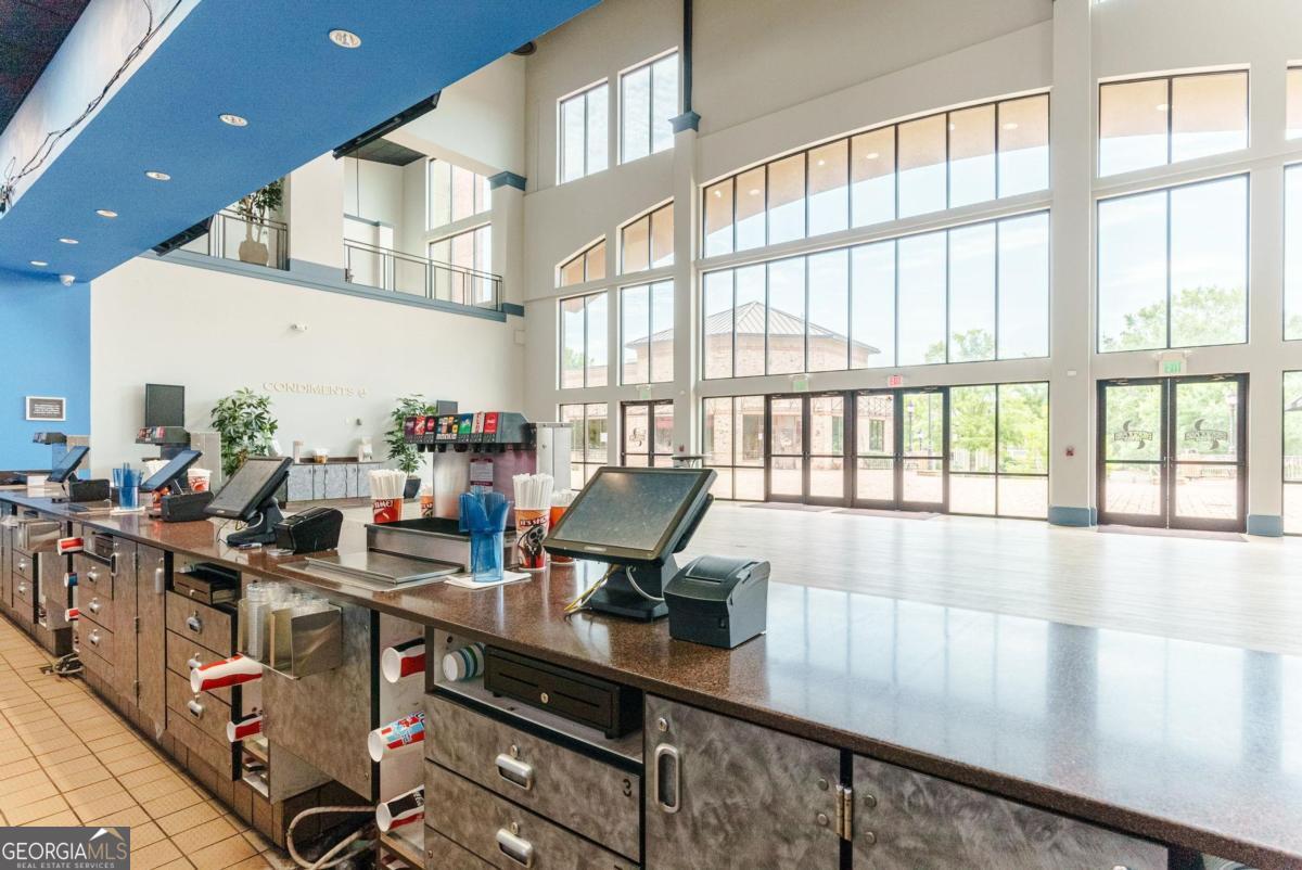 1050 Parkside Main