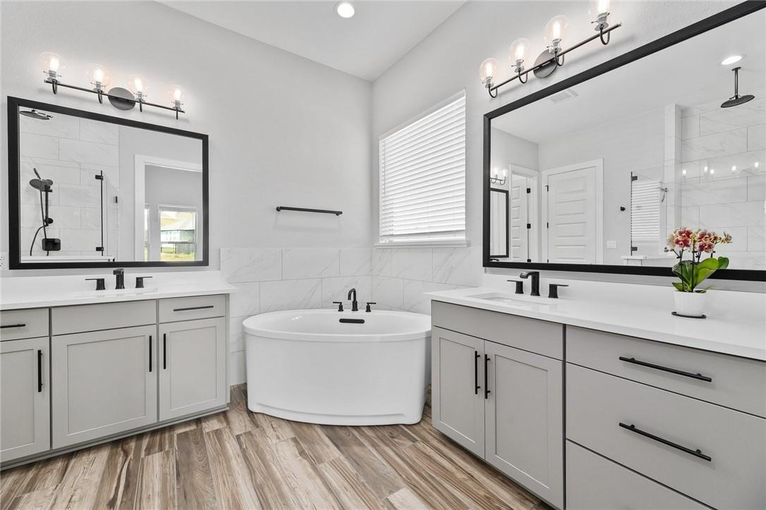 1363 Hazy Hills LOOP # B