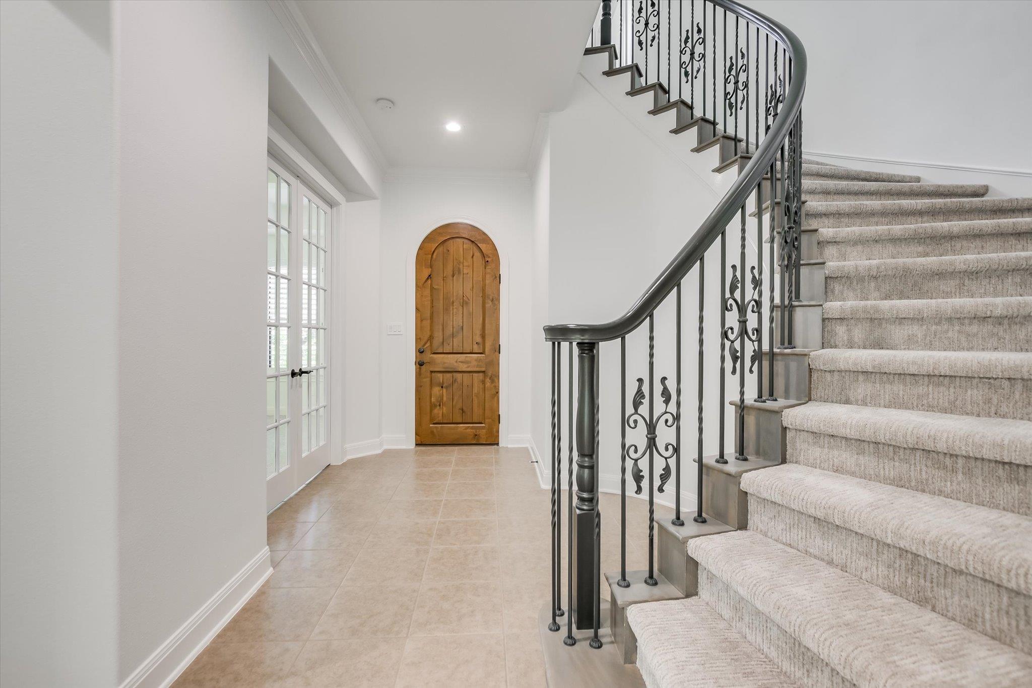 2617 University Club DR