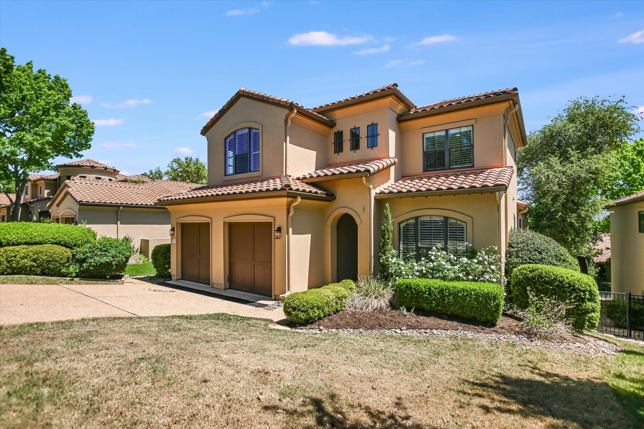 2617 University Club DR