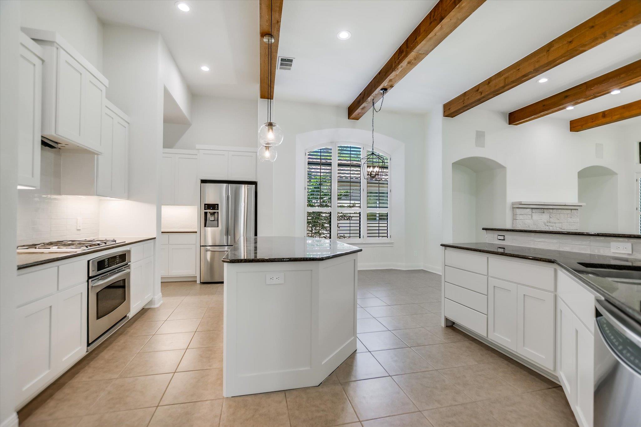 2617 University Club DR