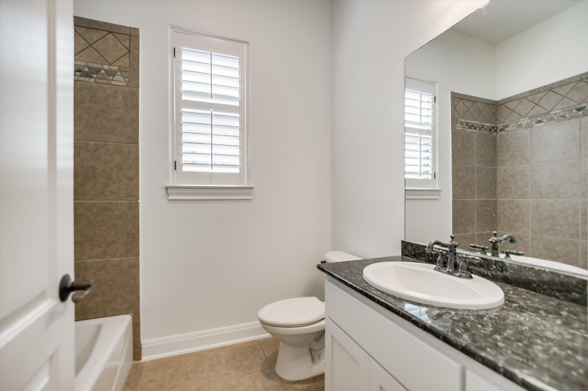 2617 University Club DR