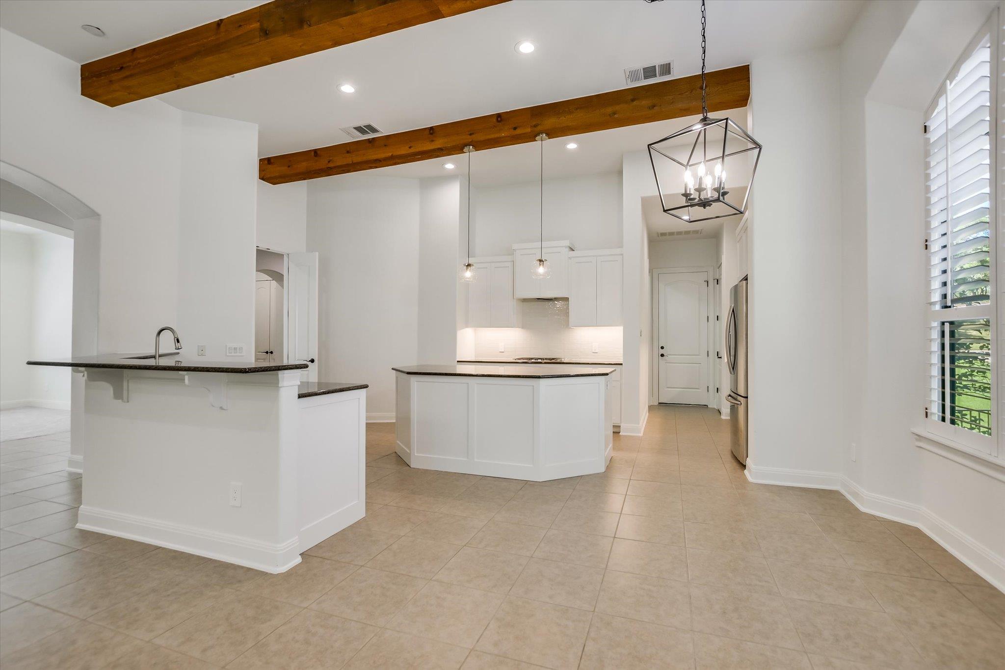 2617 University Club DR