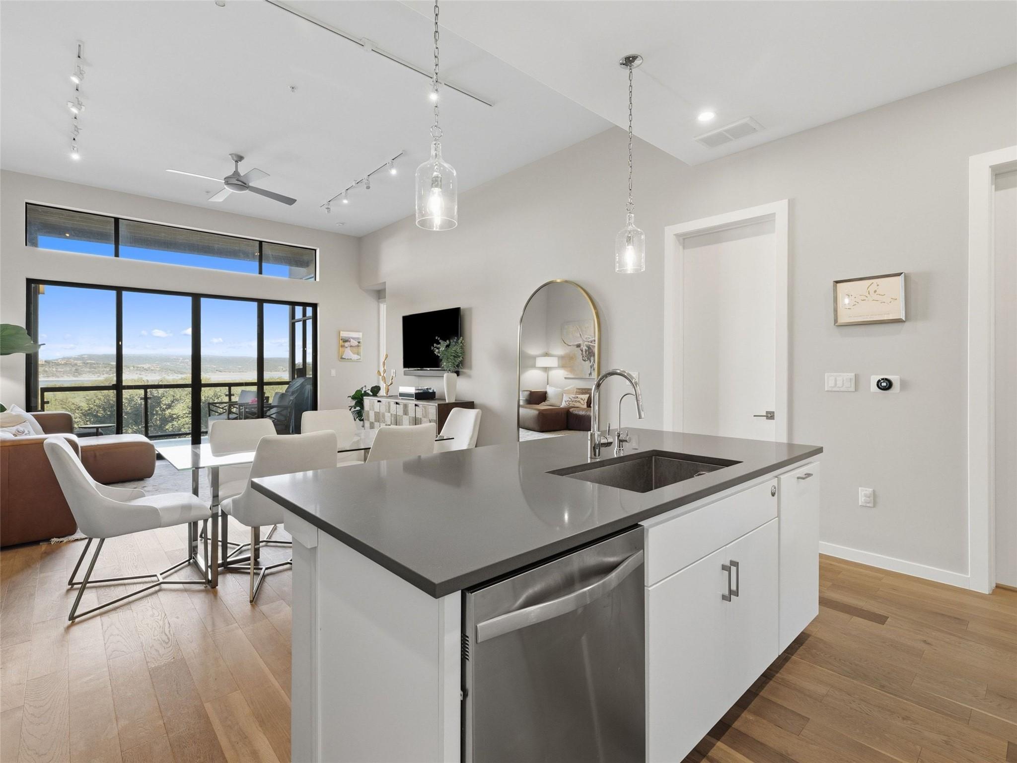 5921 Hi Line RD # 1303