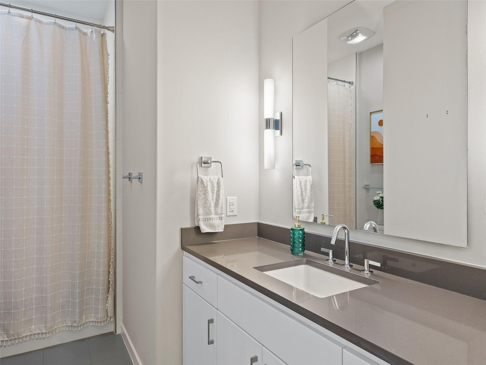 5921 Hi Line RD # 1303