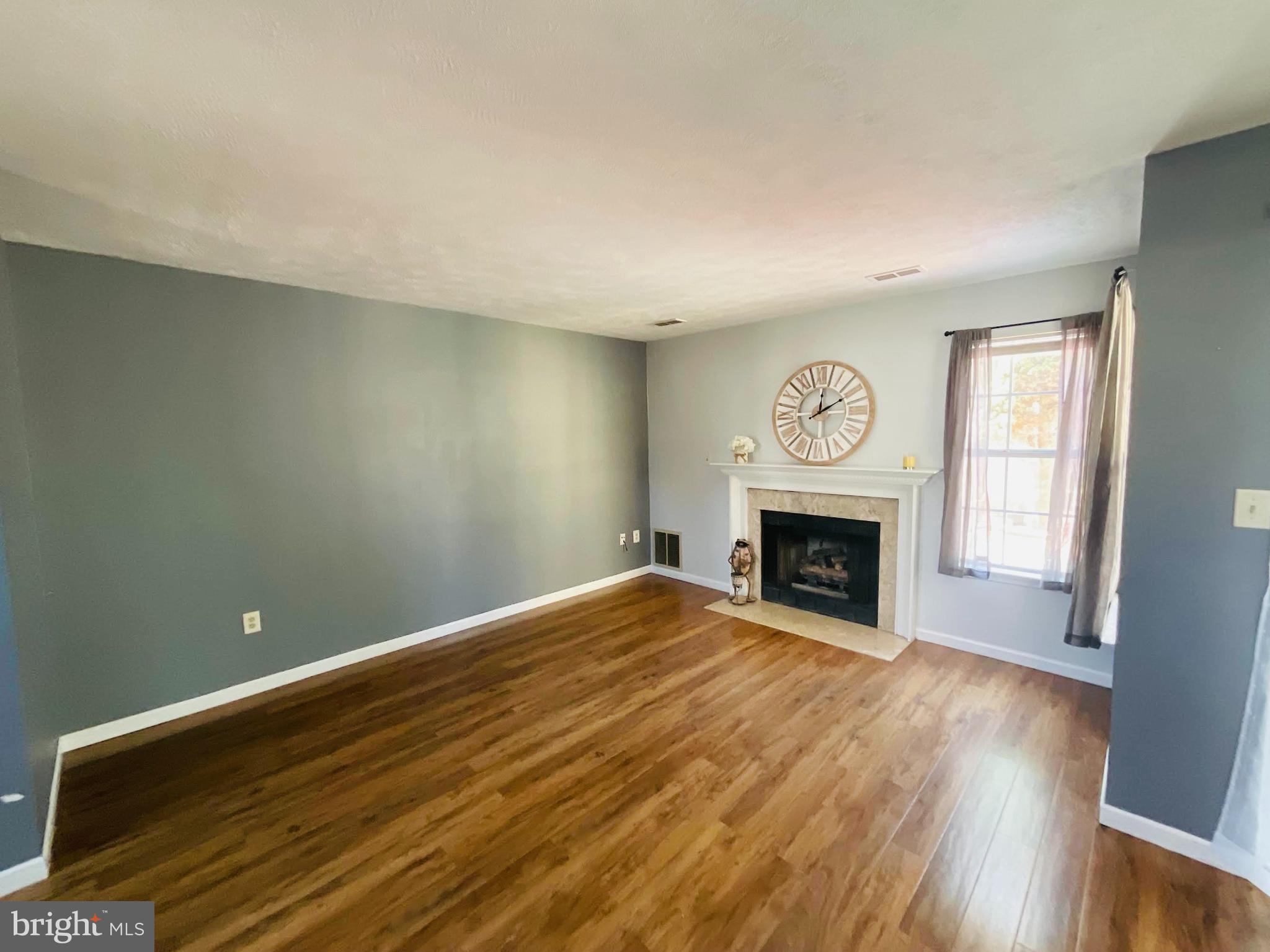 520 CROMWELL COURT