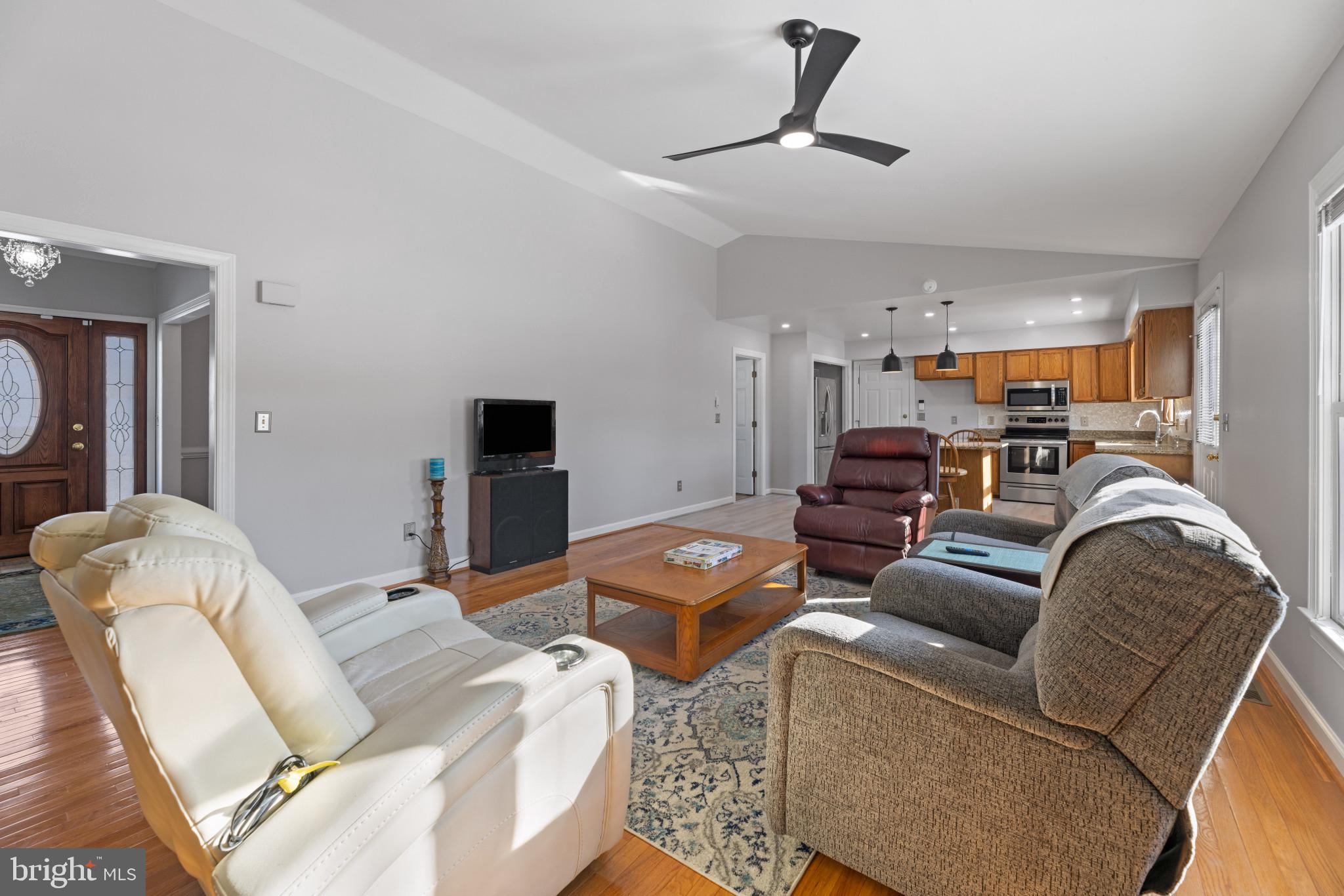 9176 WHITESTONE COURT