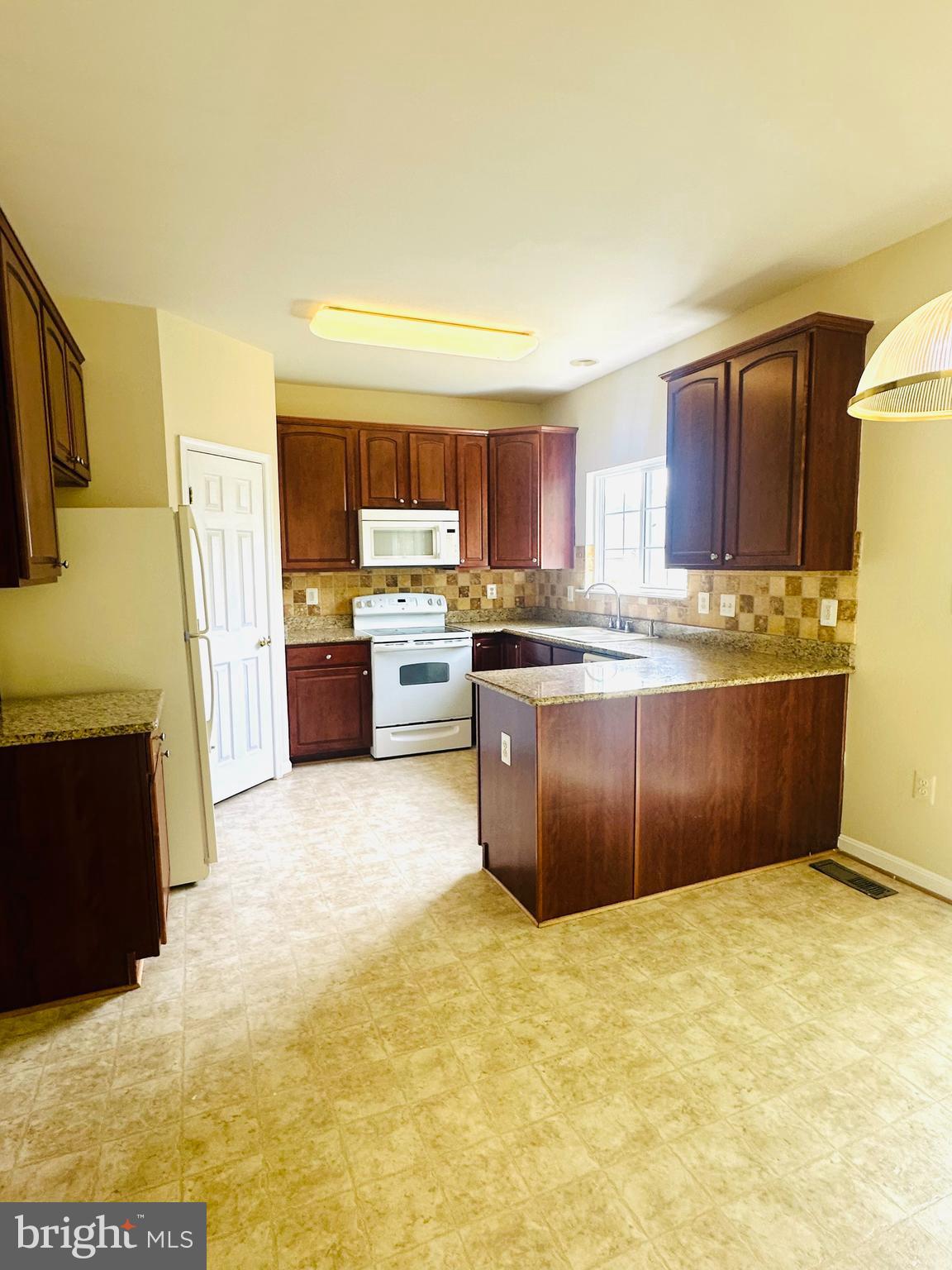 2242 BLUE SPRUCE DRIVE