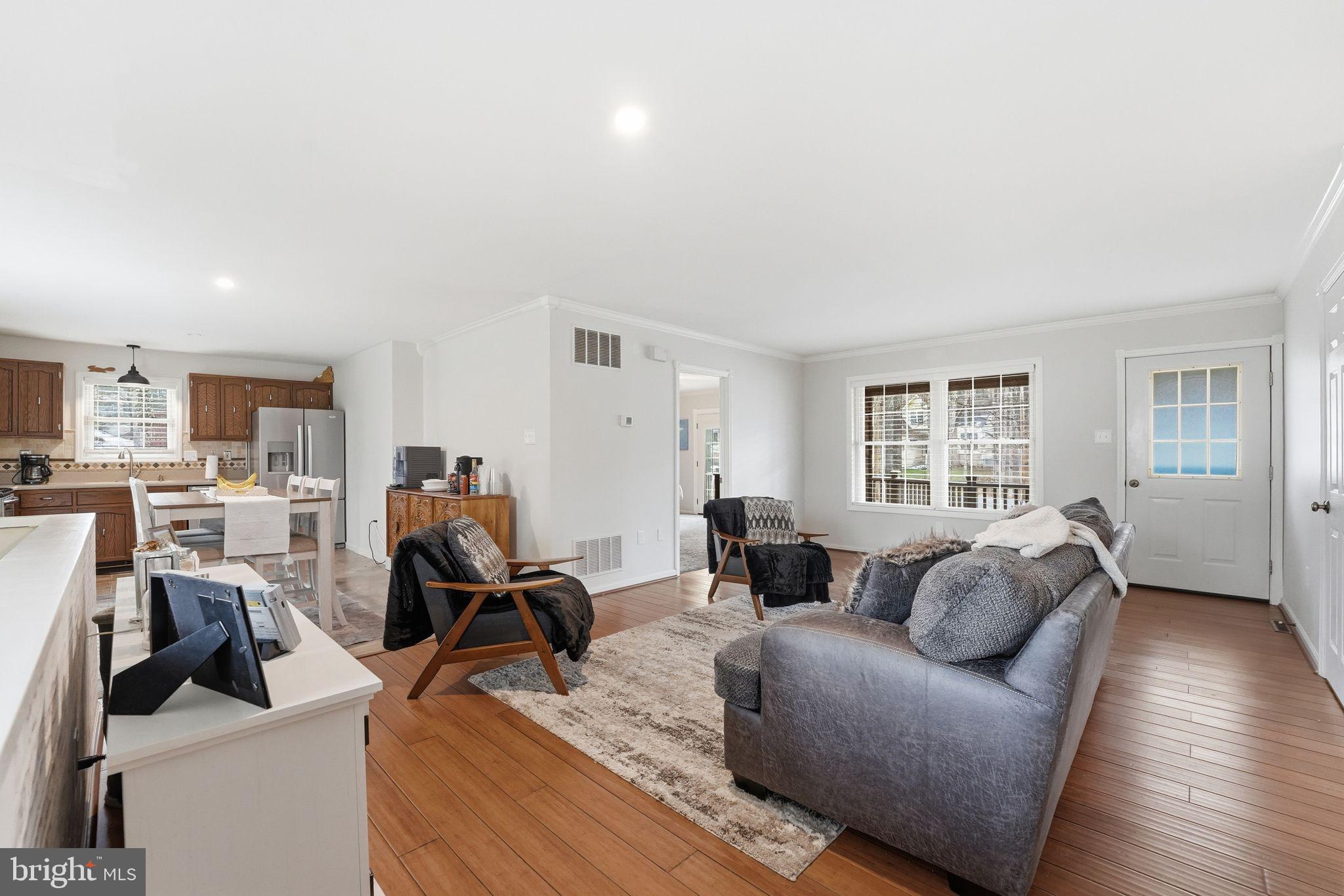 207 LAUREL DRIVE