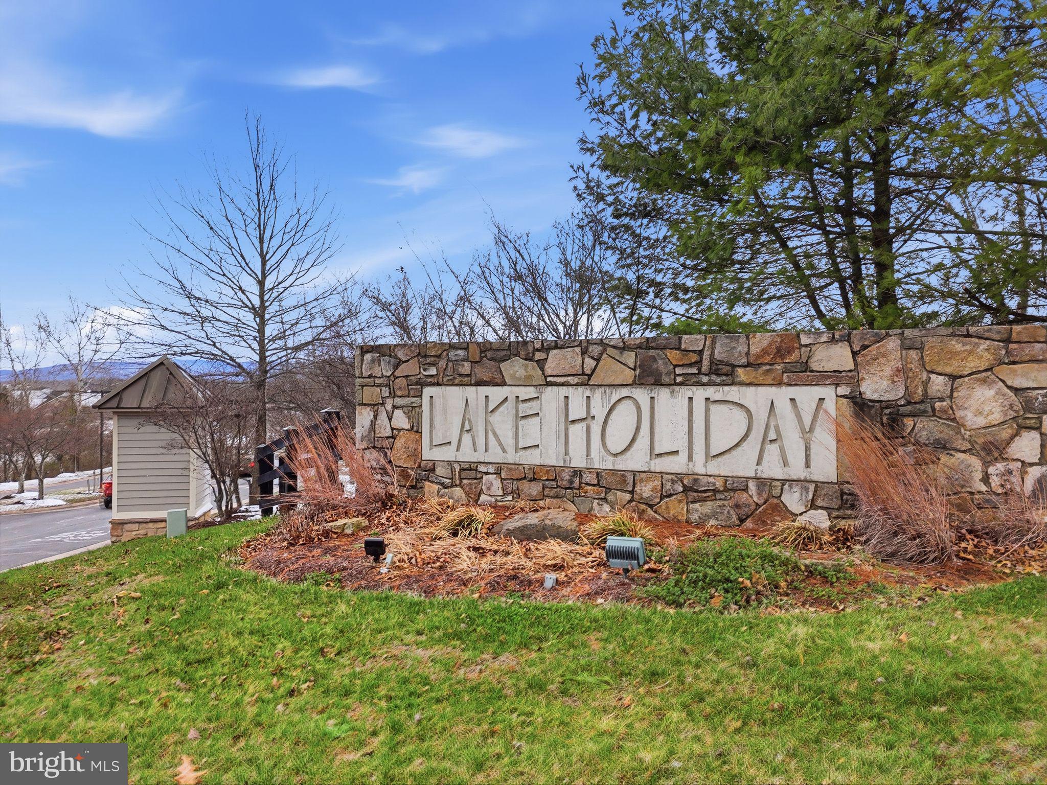 207 LAUREL DRIVE