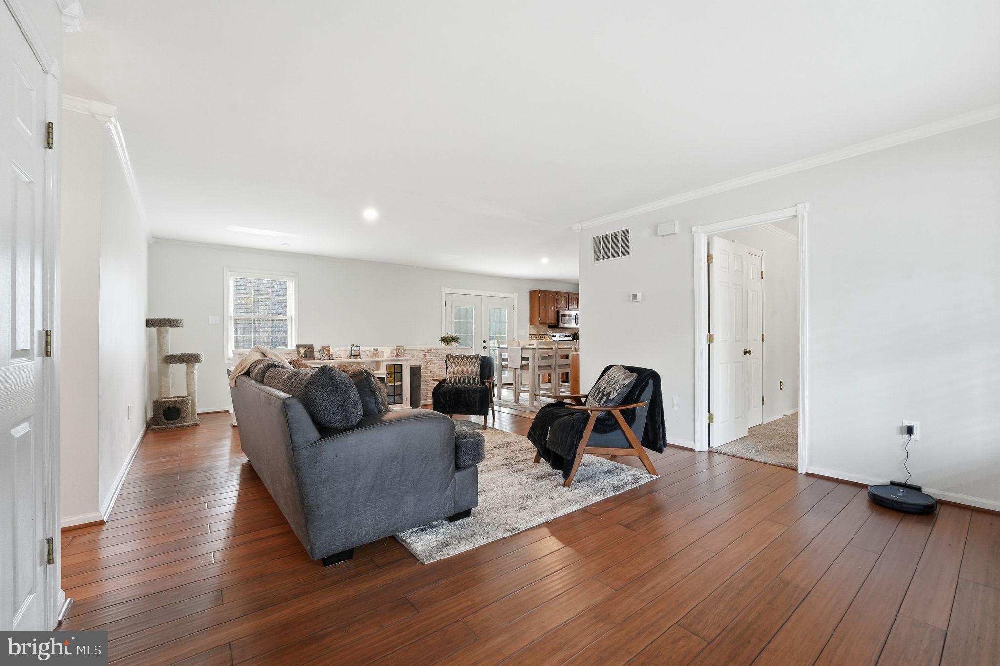 207 LAUREL DRIVE