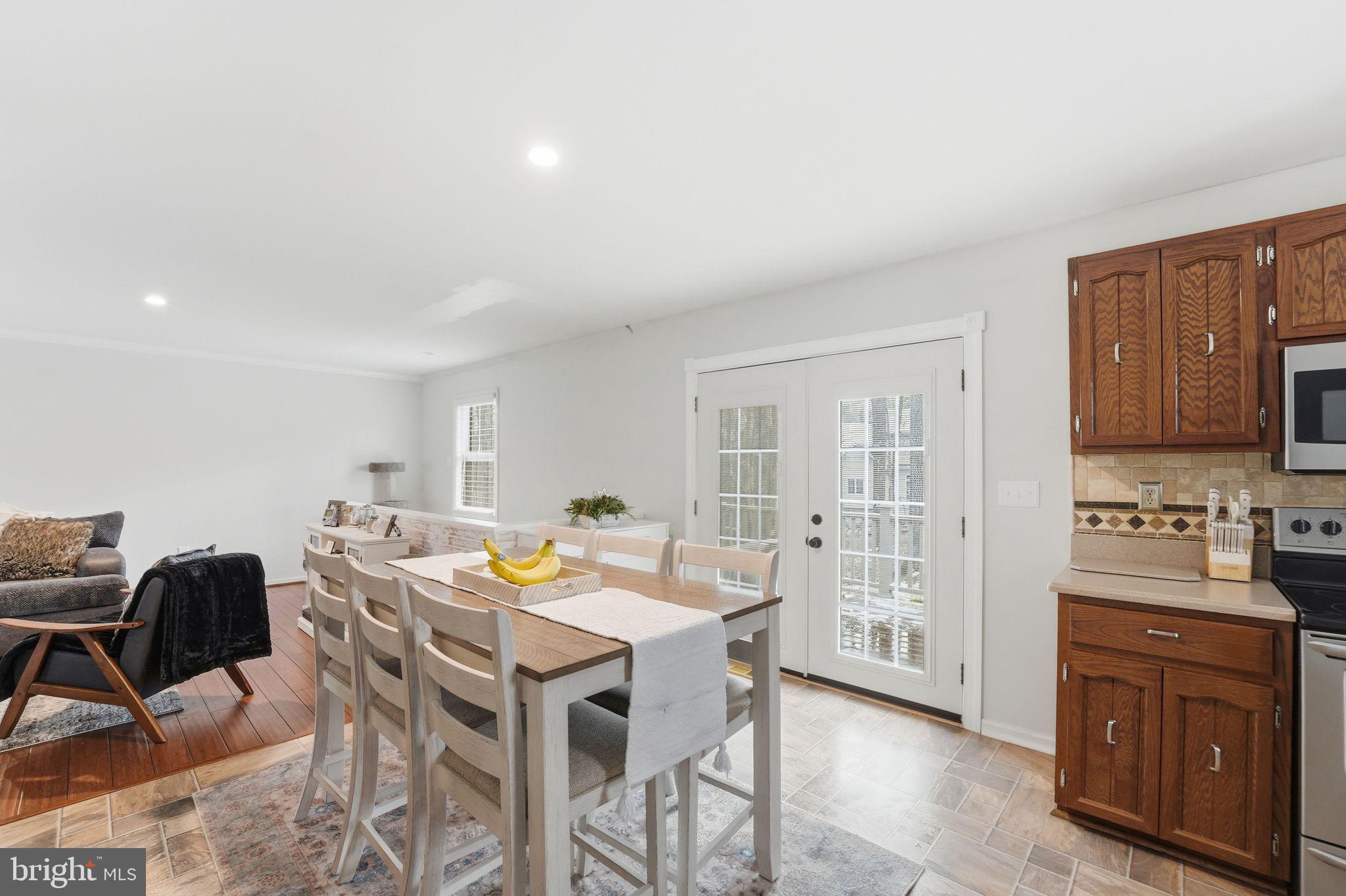 207 LAUREL DRIVE