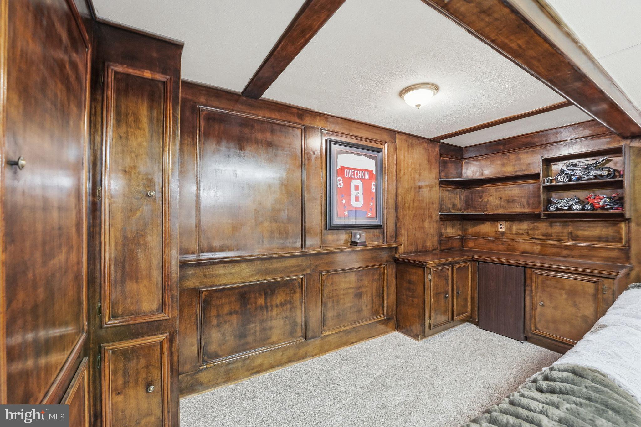 207 LAUREL DRIVE