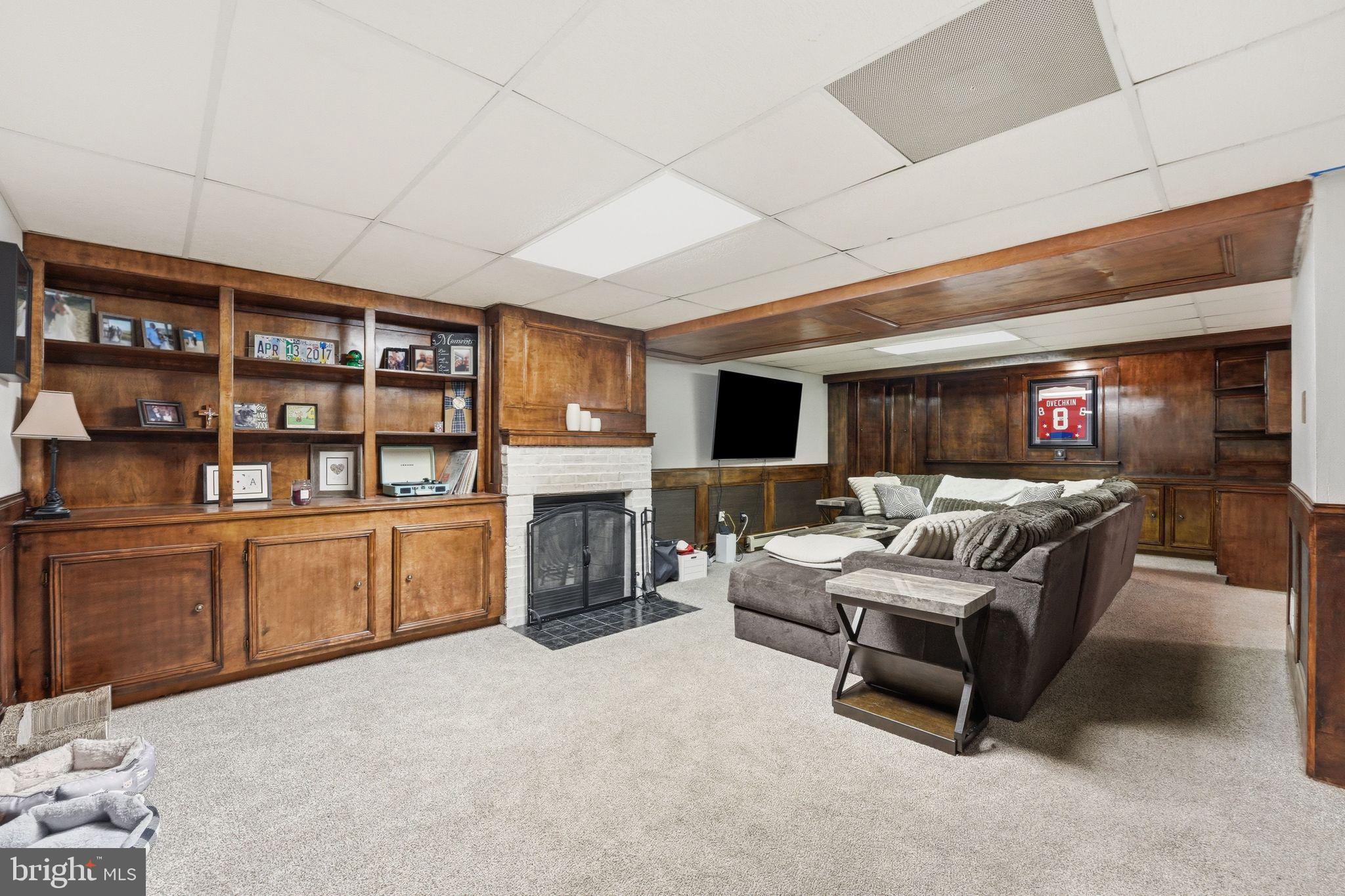 207 LAUREL DRIVE