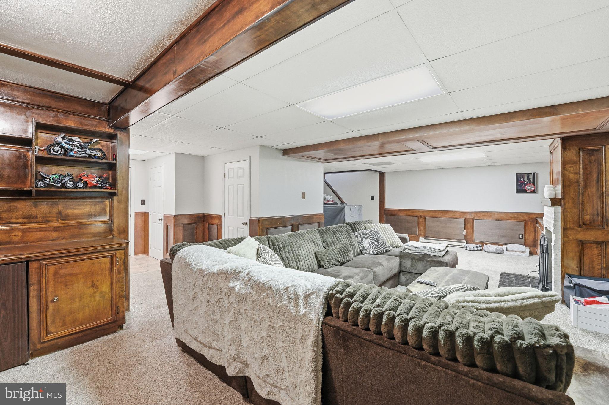 207 LAUREL DRIVE