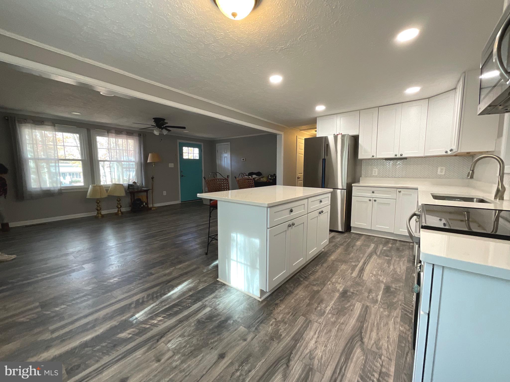 1311 LAKEVIEW PARKWAY