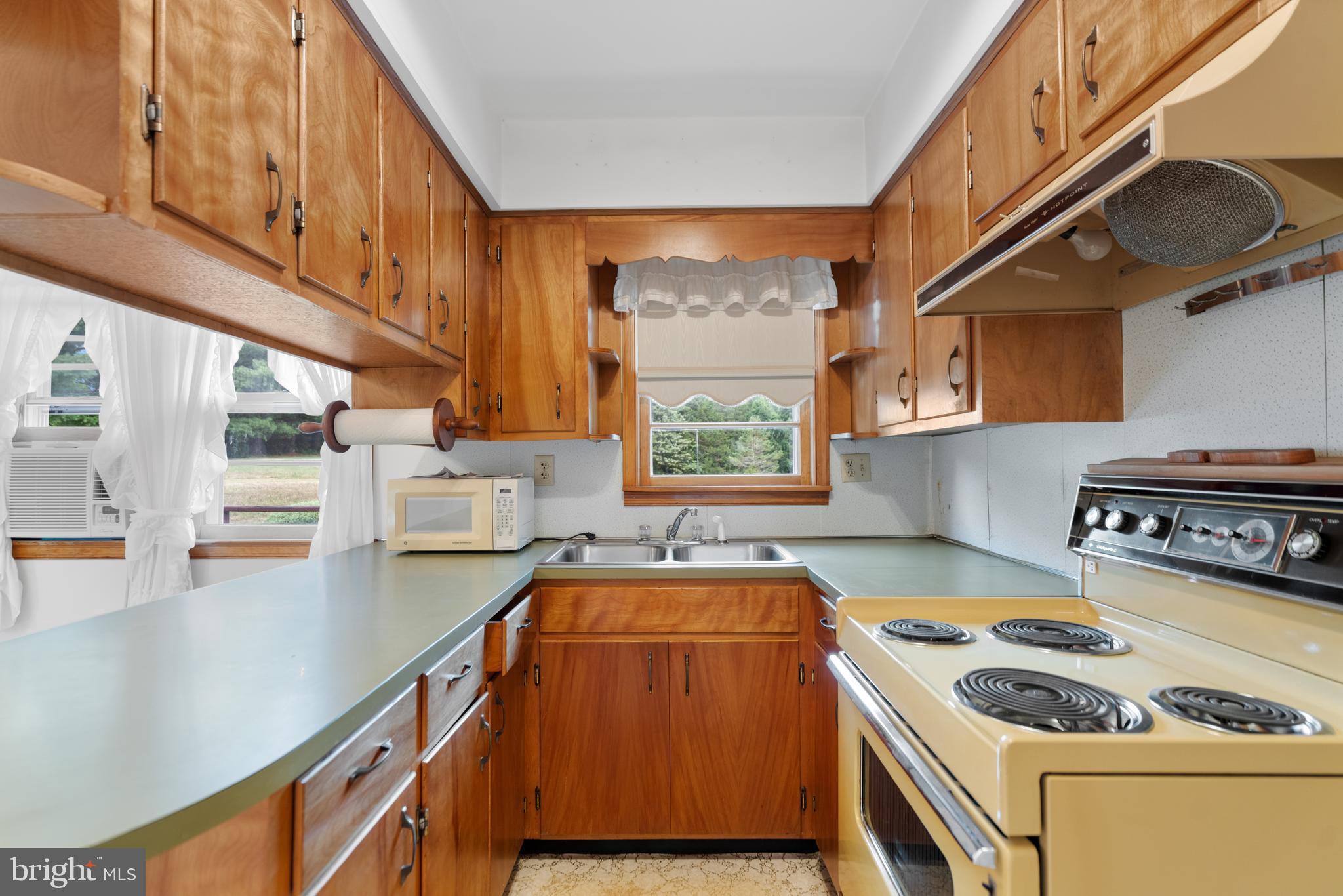 4984 US HWY 340N