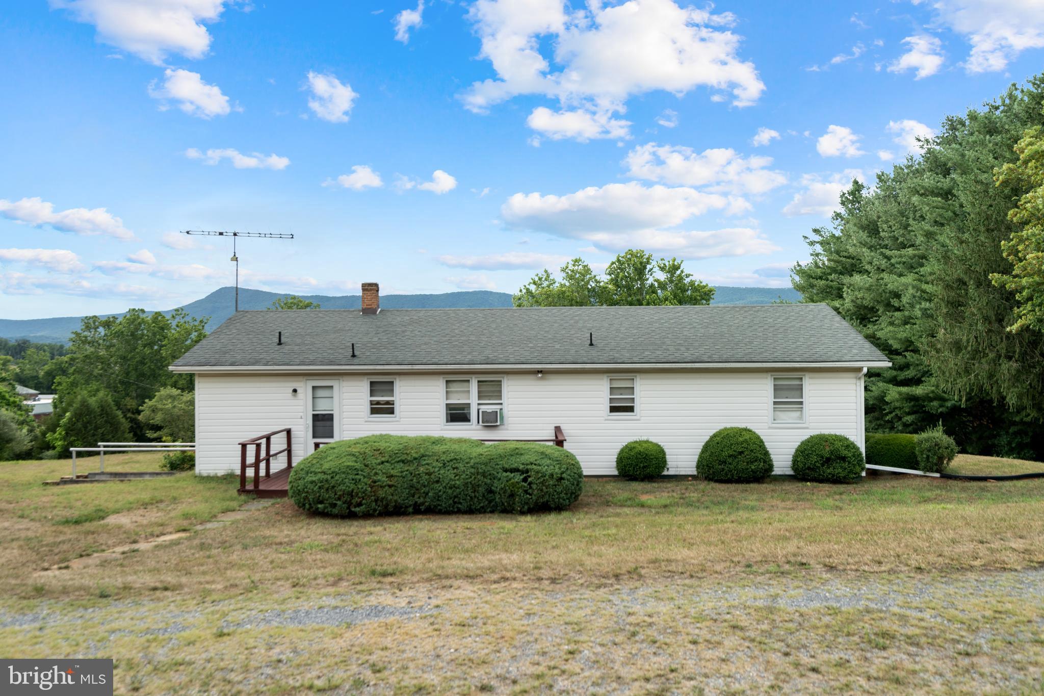 4984 US HWY 340N