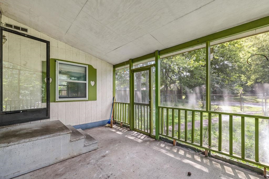 1942 Hendricks Street