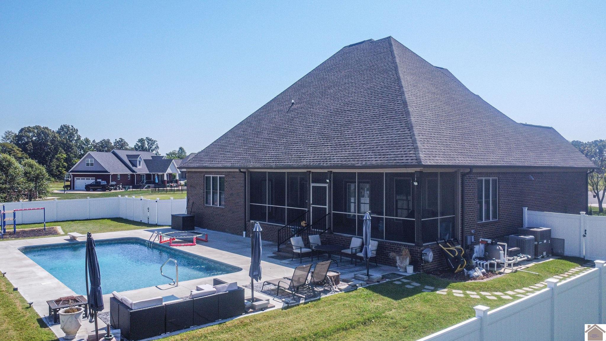 155 Christin Cove