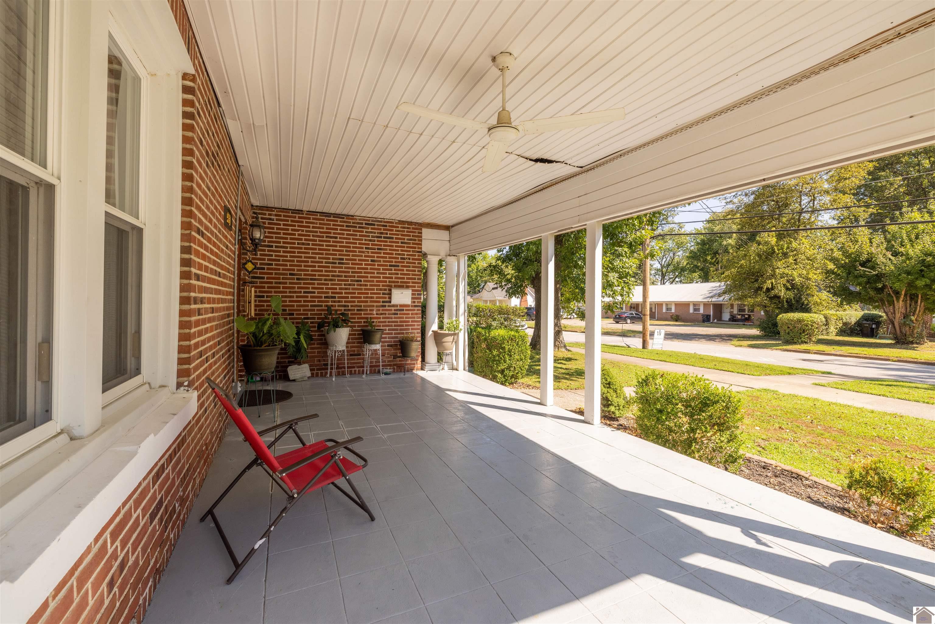 931 S 8th