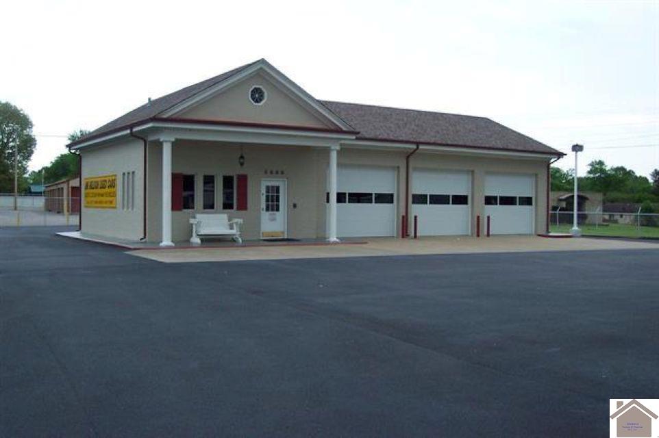 5800 Benton Rd