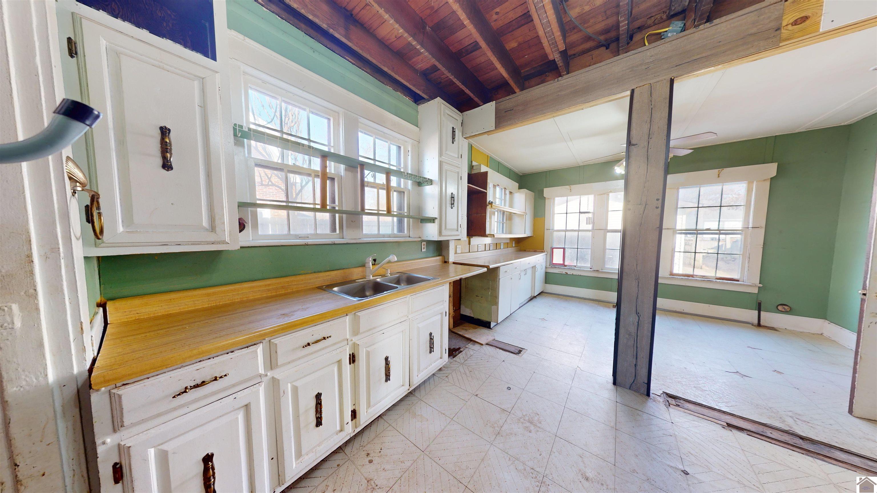 716 N 25th