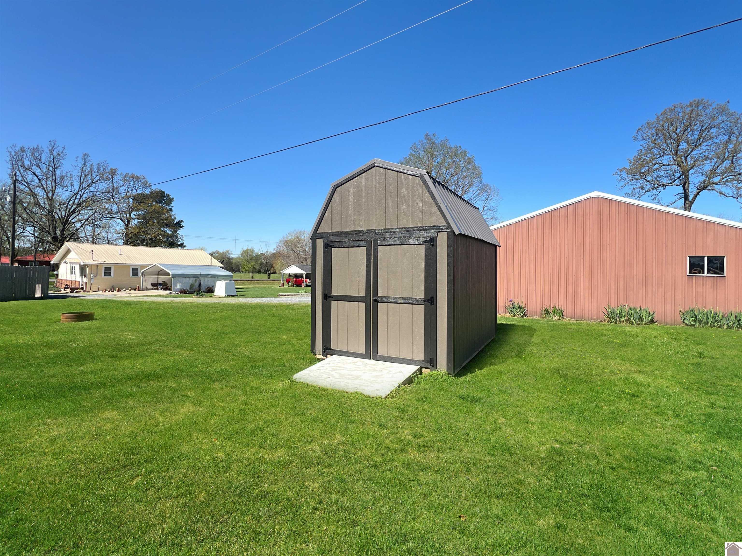 51 Shadetree Ln