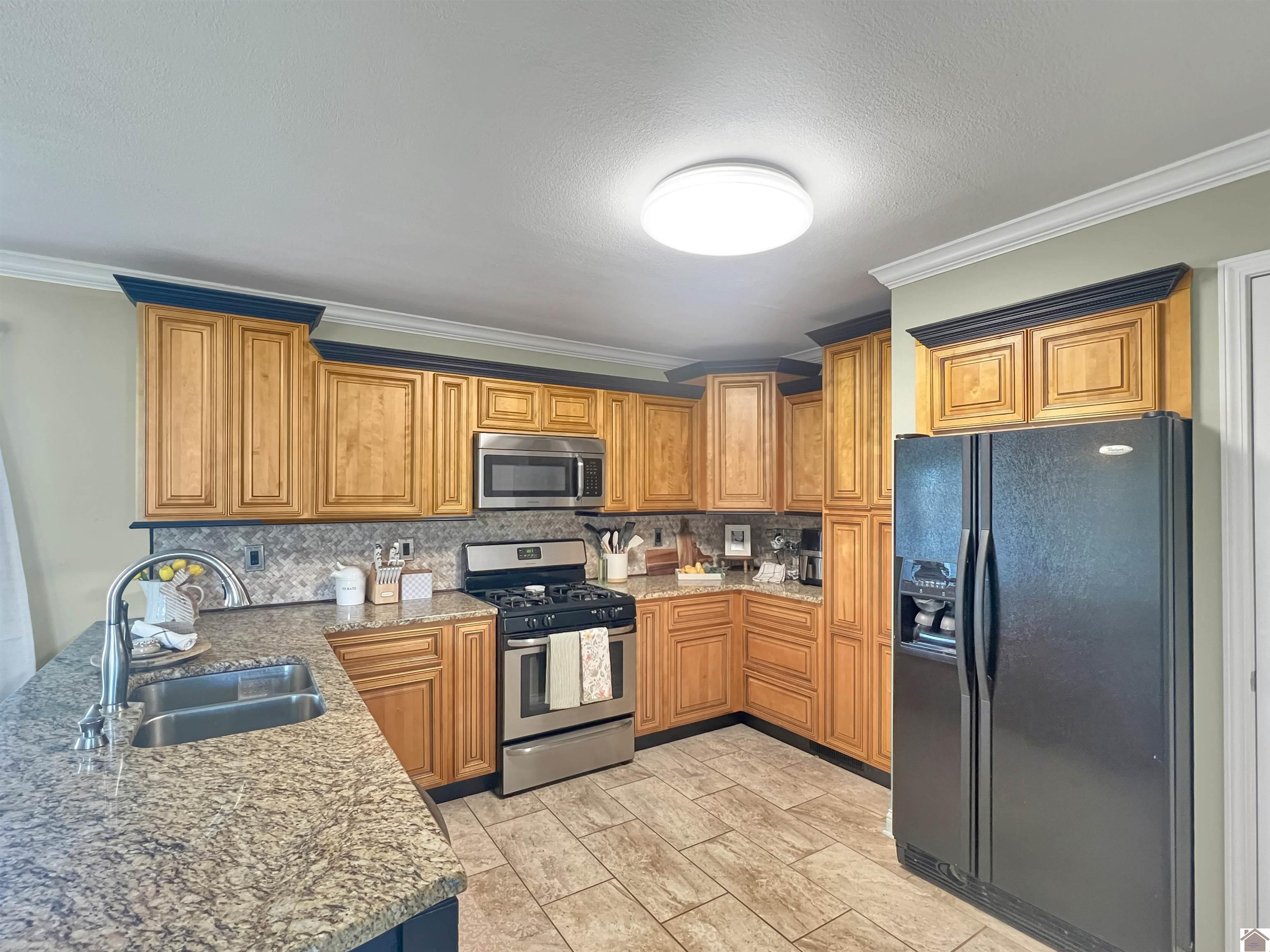 51 Shadetree Ln