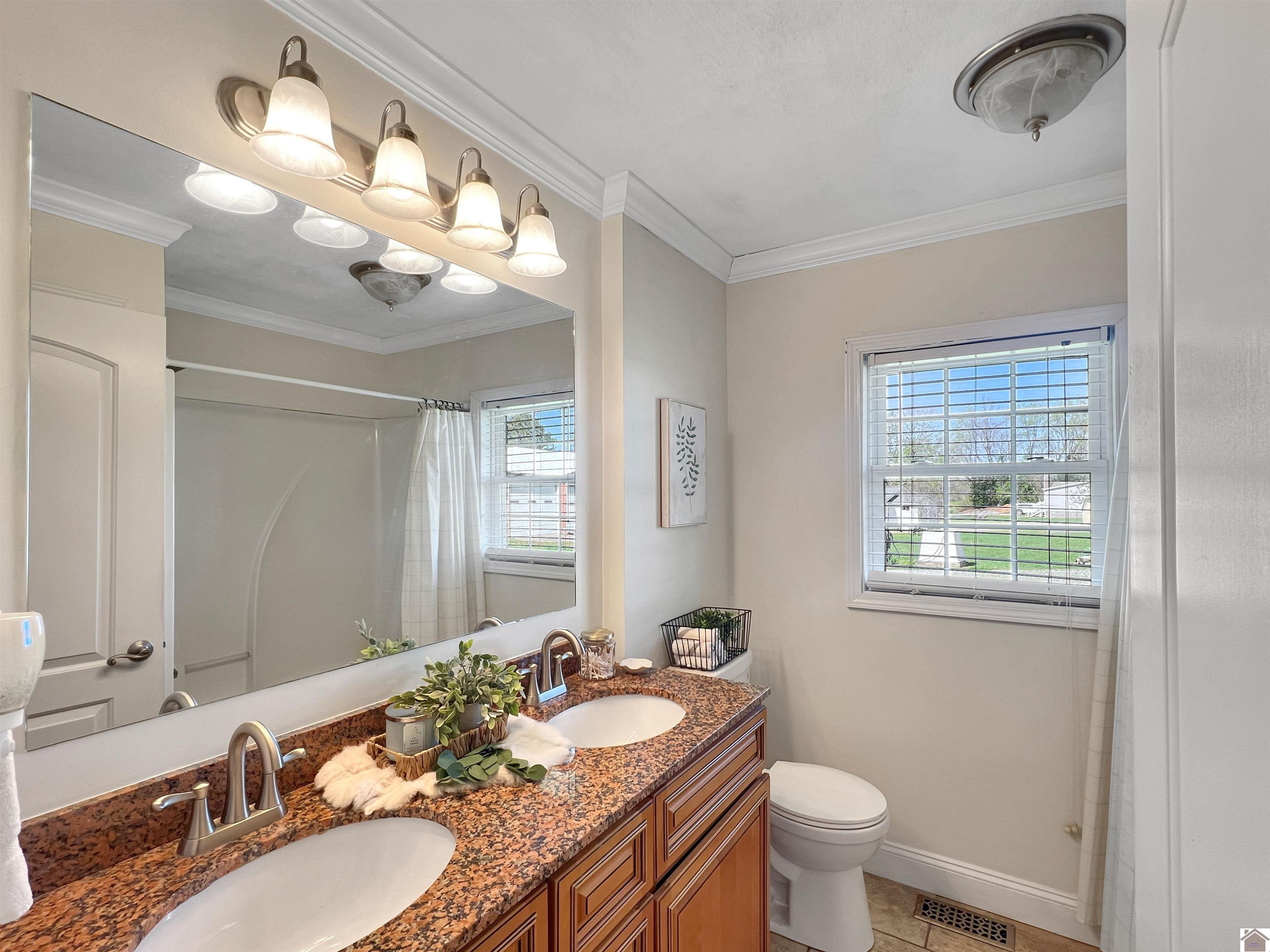 51 Shadetree Ln