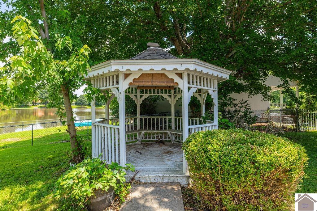 320 Fieldcrest Drive